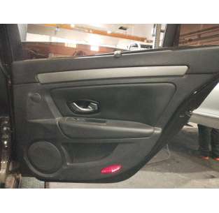 GUARNECIDO PUERTA TRASERA...