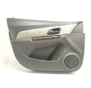 GUARNECIDO PUERTA DELANTERA...