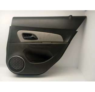 GUARNECIDO PUERTA TRASERA...