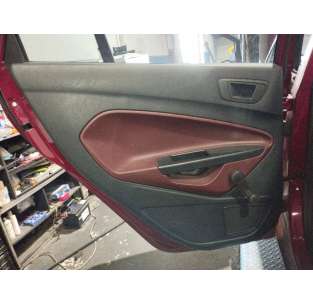 GUARNECIDO PUERTA TRASERA...