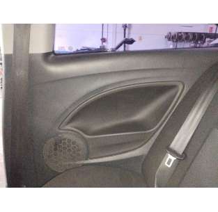 GUARNECIDO PUERTA TRASERA...