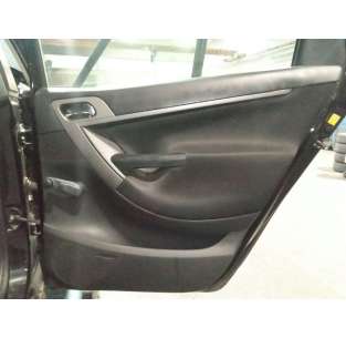 GUARNECIDO PUERTA TRASERA...