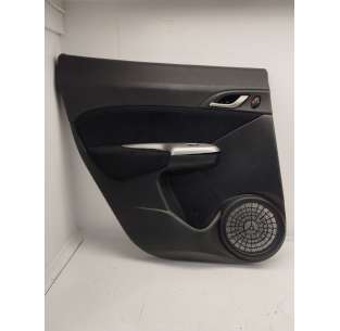 GUARNECIDO PUERTA TRASERA...