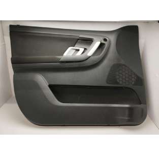 GUARNECIDO PUERTA DELANTERA...