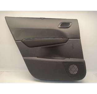 GUARNECIDO PUERTA TRASERA...