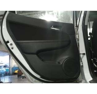 GUARNECIDO PUERTA TRASERA...