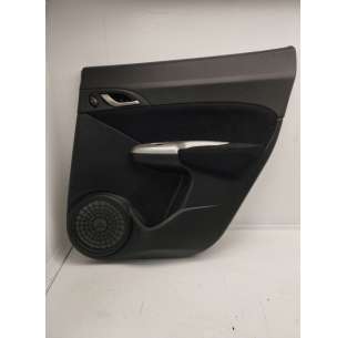 GUARNECIDO PUERTA TRASERA...