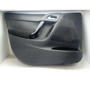 GUARNECIDO PUERTA DELANTERA...