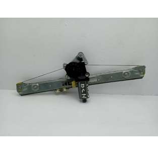 ELEVALUNAS TRASERO DERECHO...