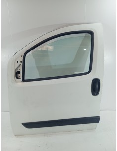 Recambio de puerta delantera izquierda para peugeot bipper básico referencia OEM IAM 9002FJ COLOR BLANCO 