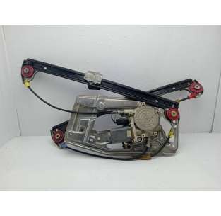 ELEVALUNAS DELANTERO...