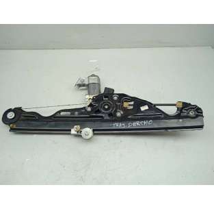 ELEVALUNAS TRASERO DERECHO...