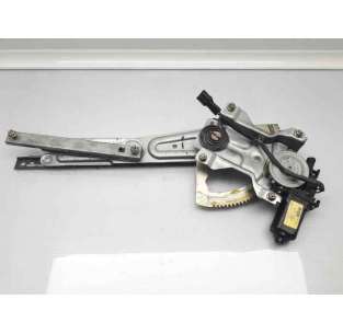 ELEVALUNAS TRASERO DERECHO...