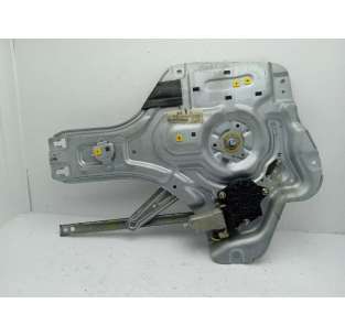 ELEVALUNAS TRASERO...