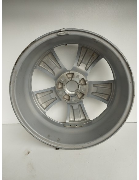 Recambio de llanta para kia sportage drive 4x2 referencia OEM IAM 529103U200  