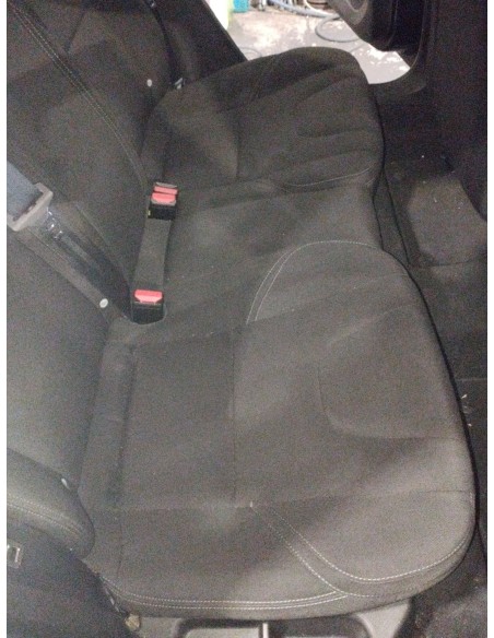 Recambio de asientos traseros para volvo v40 kinetic referencia OEM IAM 31377537  