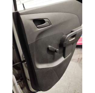 GUARNECIDO PUERTA TRASERA... 2