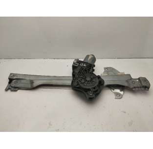 ELEVALUNAS TRASERO DERECHO...