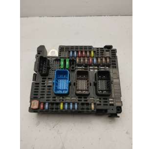 CAJA RELES / FUSIBLES...