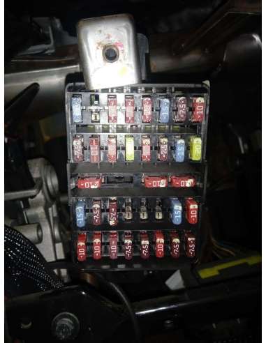 CAJA RELES / FUSIBLES SSANGYONG...