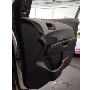 GUARNECIDO PUERTA DELANTERA... 2