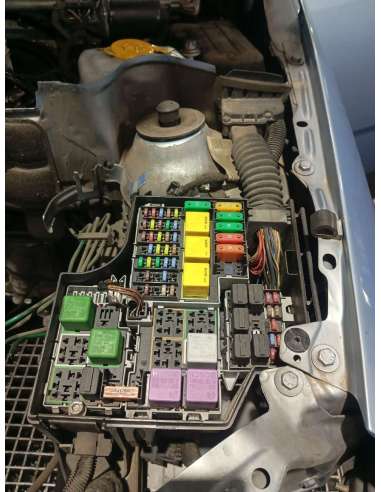 CAJA RELES / FUSIBLES OPEL TIGRA TWIN...
