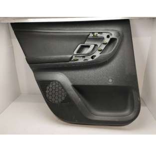 GUARNECIDO PUERTA TRASERA...