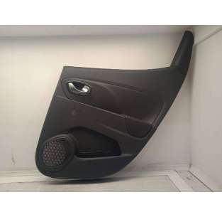 GUARNECIDO PUERTA TRASERA...