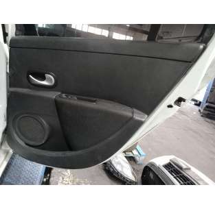 GUARNECIDO PUERTA TRASERA...