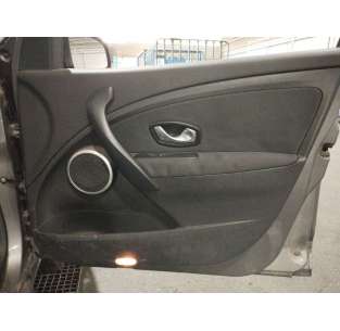 GUARNECIDO PUERTA DELANTERA...