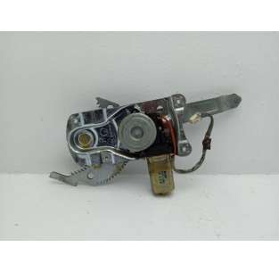 ELEVALUNAS TRASERO DERECHO...