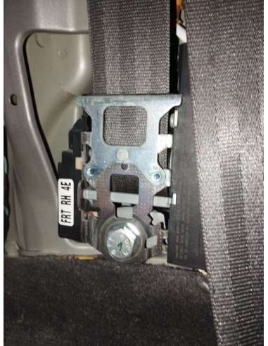 CINTURON SEGURIDAD DELANTERO DERECHO...