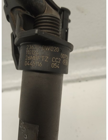 Recambio de inyector para toyota yaris active referencia OEM IAM 236700W020 BOSCH 