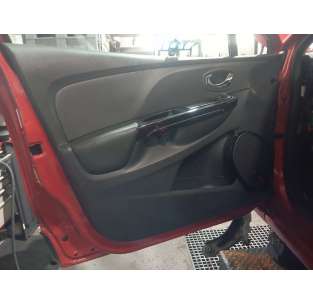 GUARNECIDO PUERTA DELANTERA...