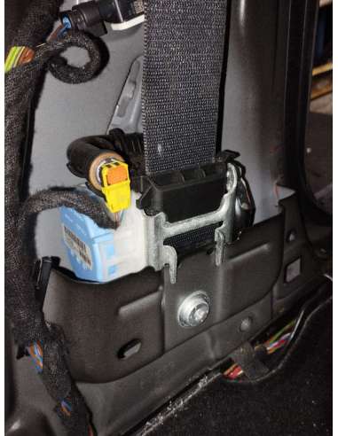 CINTURON SEGURIDAD DELANTERO DERECHO...