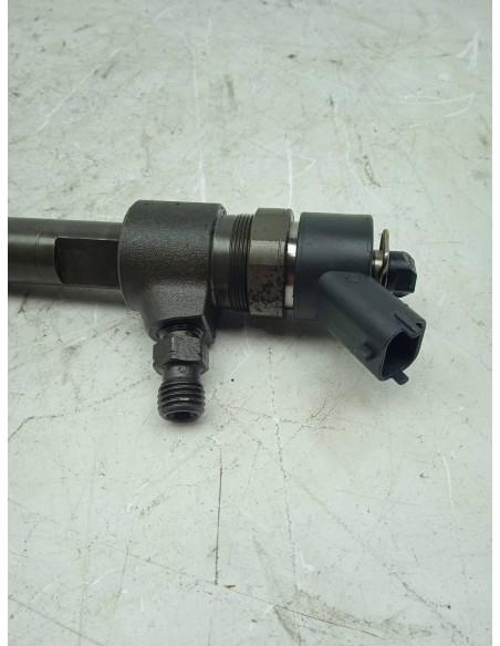 Recambio de inyector para opel vectra c berlina 1.9 cdti referencia OEM IAM 0445110165  