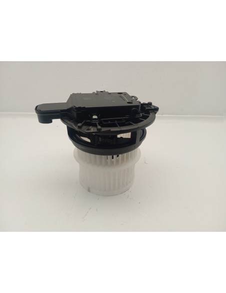 Recambio de motor calefaccion para toyota c-hr (ax2t) hybrid advance referencia OEM IAM 02H08  