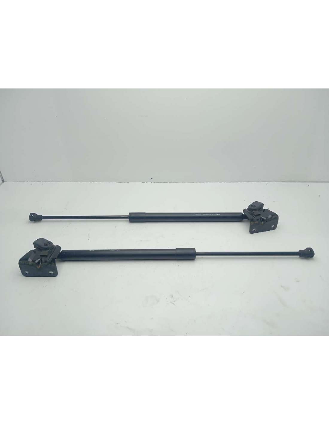 AMORTIGUADORES MALETERO / PORTON... AMORTIGUADORES MALETERO / PORTON...