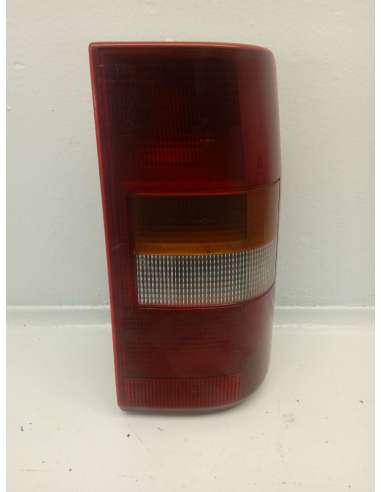 PILOTO TRASERO DERECHO - 818135 /...