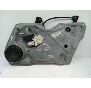 ELEVALUNAS DELANTERO...