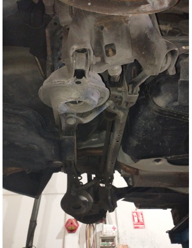 Recambio de puente trasero para volvo v40 kinetic referencia OEM IAM 31406223  