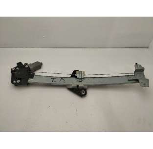 ELEVALUNAS TRASERO DERECHO...