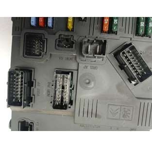 CAJA RELES / FUSIBLES... 2