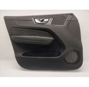 GUARNECIDO PUERTA DELANTERA...