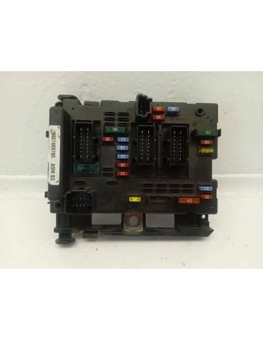 CAJA RELES / FUSIBLES - 820083 /...