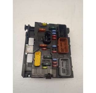CAJA RELES / FUSIBLES...