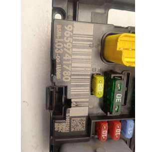 CAJA RELES / FUSIBLES... 2