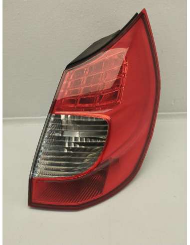 PILOTO TRASERO DERECHO - 820325 /...
