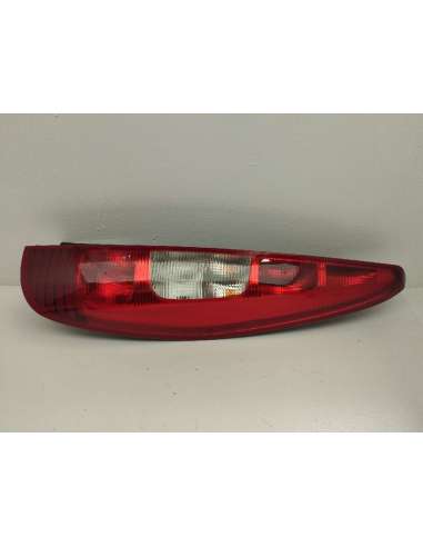 PILOTO TRASERO DERECHO - 820632 /...