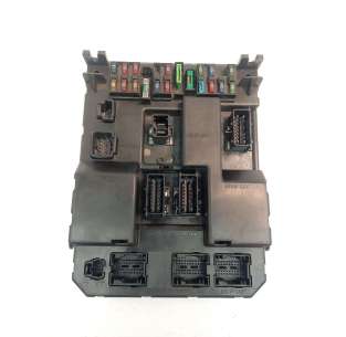 CAJA RELES / FUSIBLES...